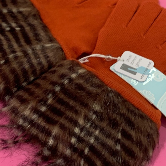 NWT Smart Screen Fur Trimmed Gloves - Picture 3 of 4